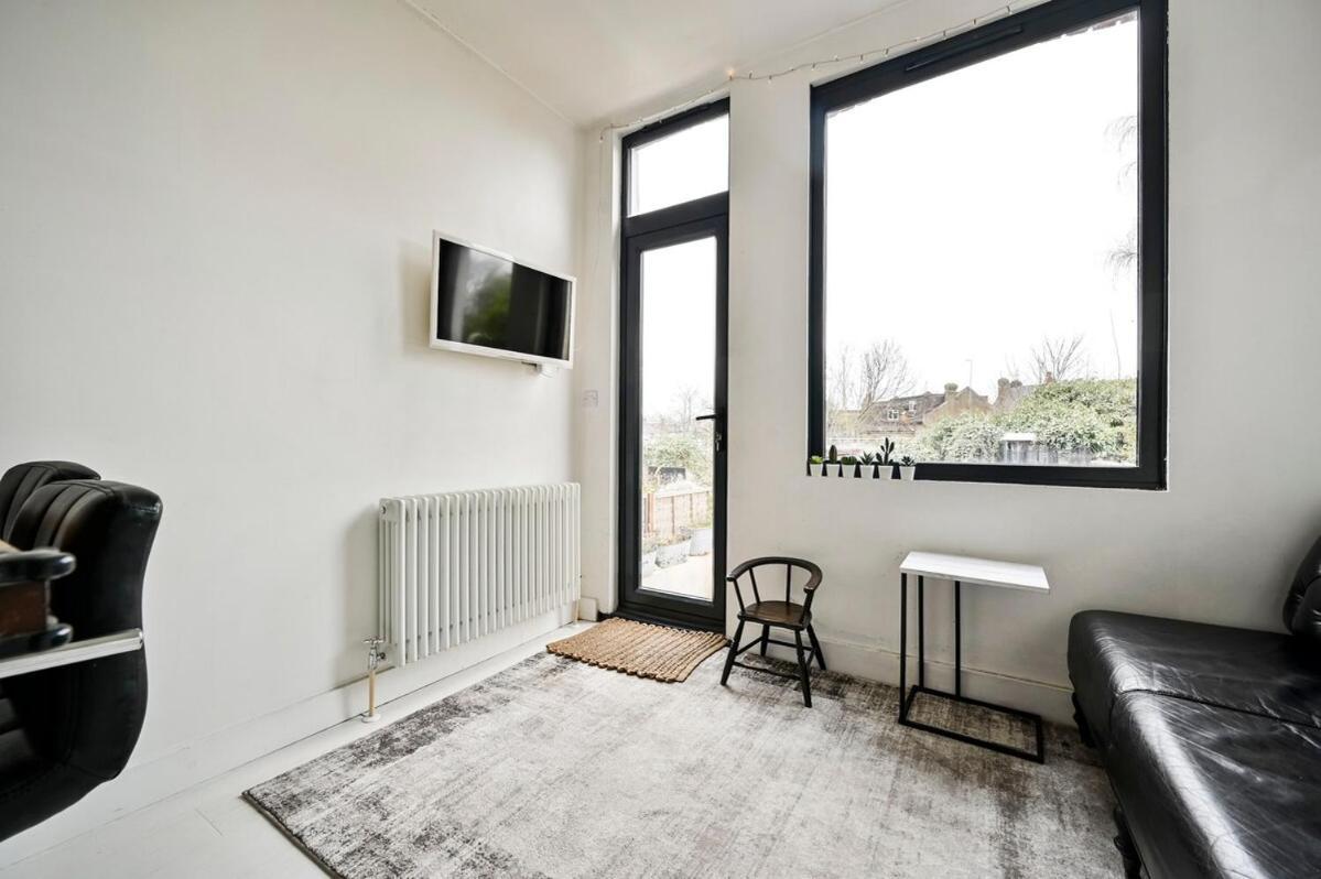 Hottub Spacious Garden House London